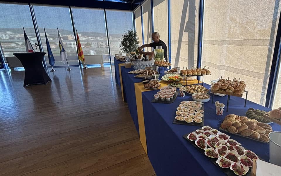 Buffet pour pot de départ à la retraite à l'hôtel du département à Marseille